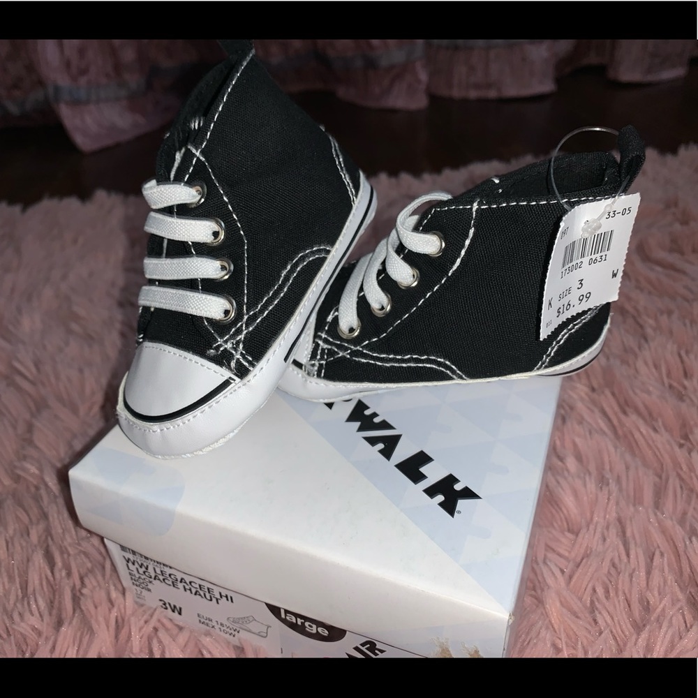 Kids Airwalk soft soul shoes size 3